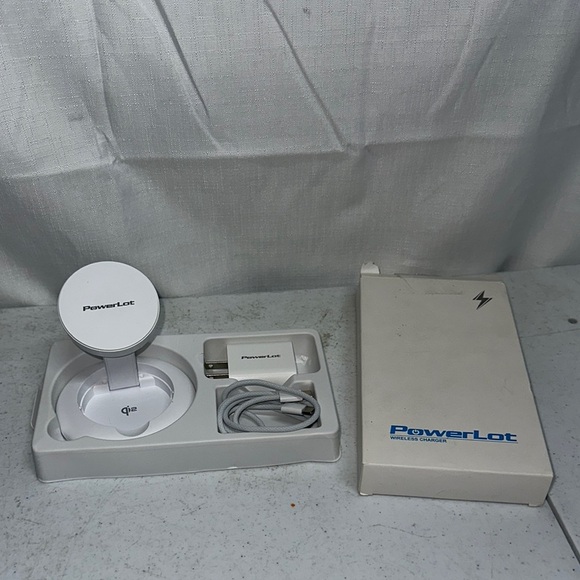 PowerLot Wireless Charger Set in White.. (004) - Picture 3 of 11